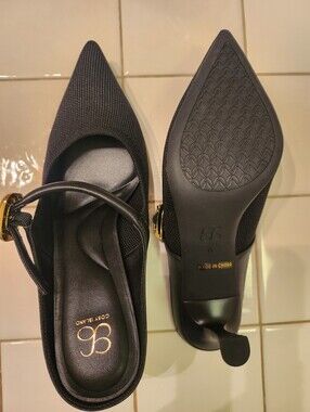 Cozy Island Black Pointed-Toe Low Heel with Gold Buckle
